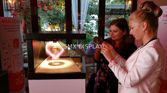 গুণমান Holographic Display Pyramid,Holo Box,3D Hologram Technology 55" কারখানা